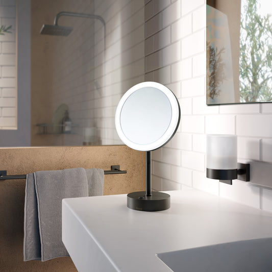 Sminkspegel på fot med LED-ljus. 5 ggr förstoring.